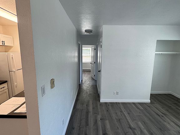2nd image of 111 W Section St #2/4