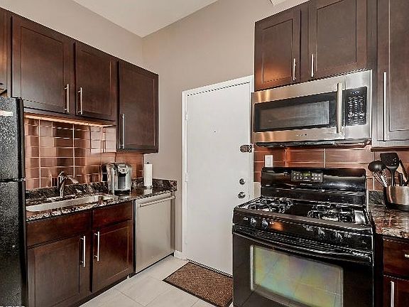 3rd image of 1701 N Sheffield Ave APT 302