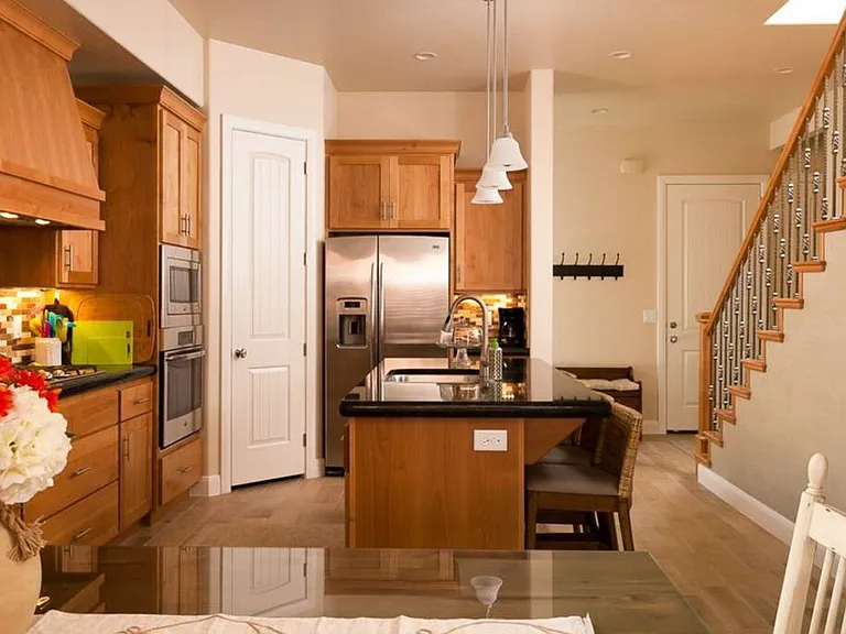 N Coral Ridge Dr — Photo 8