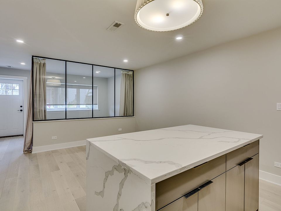 1BedConv - Open Concept