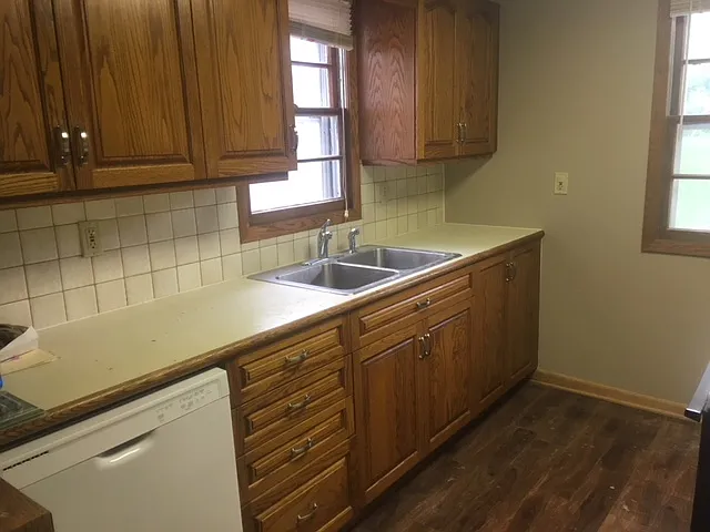 5839 Sahler St — Photo 3