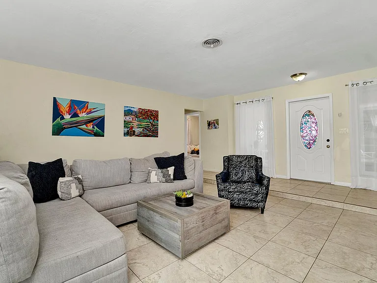 7941 Shalimar St — Photo 2