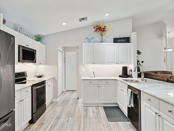 3rd image of 226 Biltmore Pl