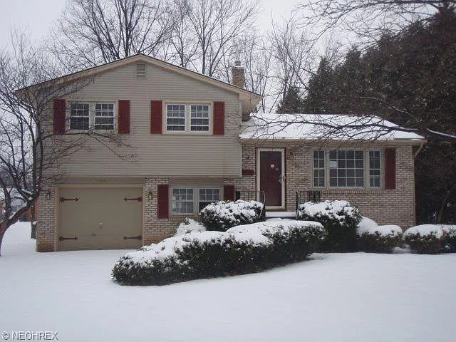 4258 Claridge Dr photo 1