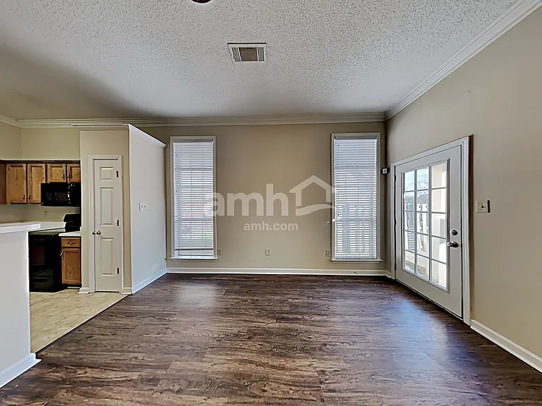 10067 Woodland Grove Dr — Photo 5