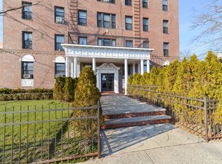 301 Oriental Blvd #8116, Brooklyn, NY 11235