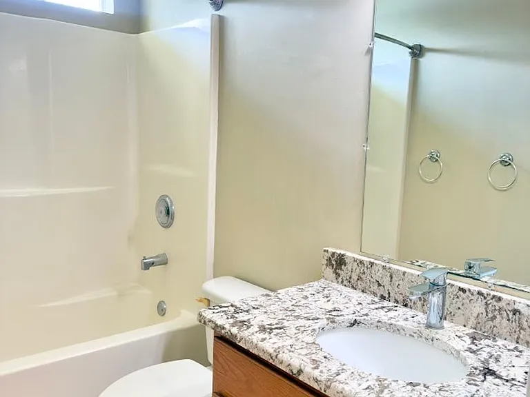 138 Hamilton Dr — Photo 13