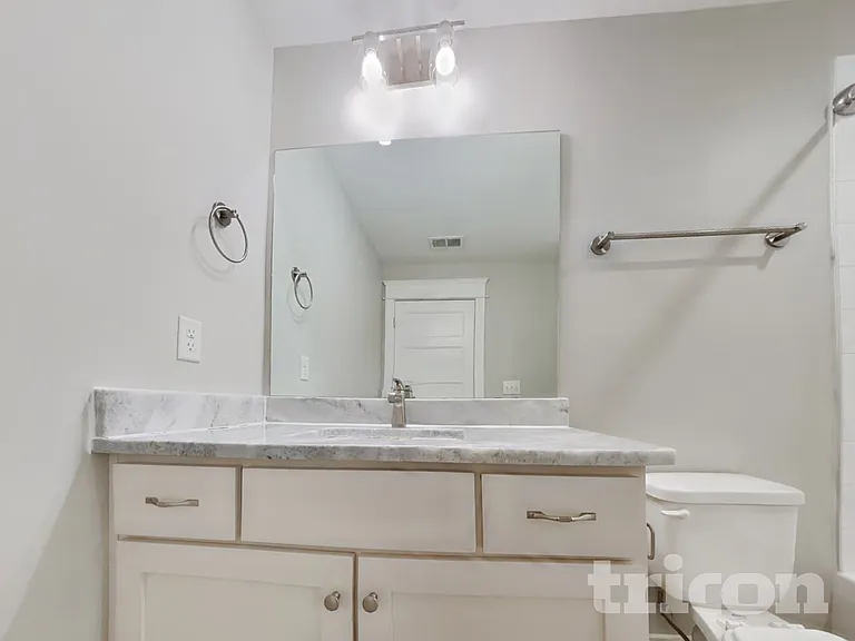1244 Hillwood Private Cv — Photo 14