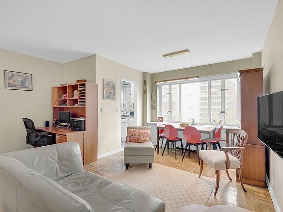 4th image of 166 E 63rd St APT 9B