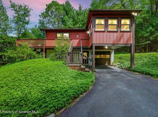 7319 Moss Dr, Swiftwater, PA 18370