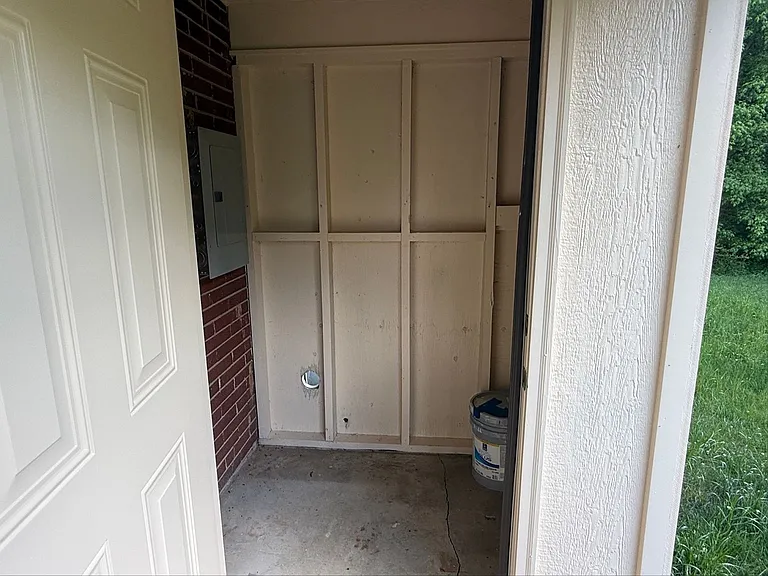 1733 River Rd — Photo 11