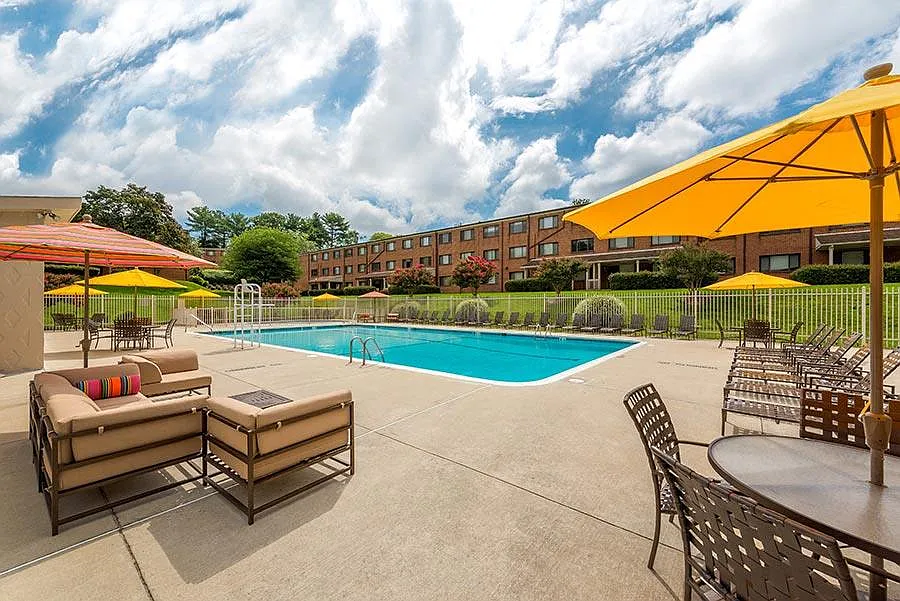 Rollingwood Apartments