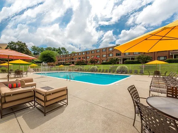 Rollingwood Apartments