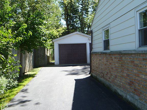 4th image of 163 Nanti St