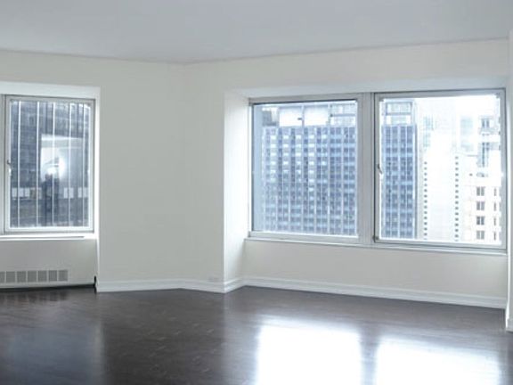 3rd image of 150 W 56th St APT 3712