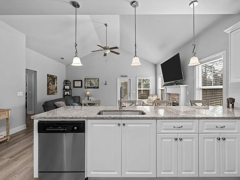 1922 Preservation Cir — Photo 13