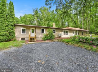 36 Short Ln, Jonestown, PA 17038