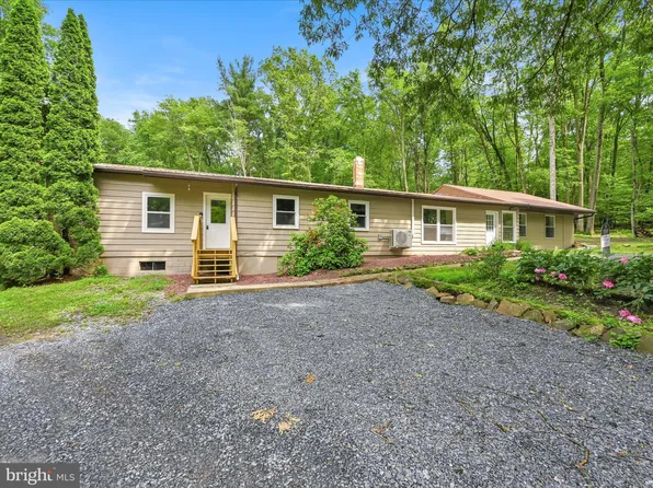 36 Short Ln, Jonestown, PA 17038