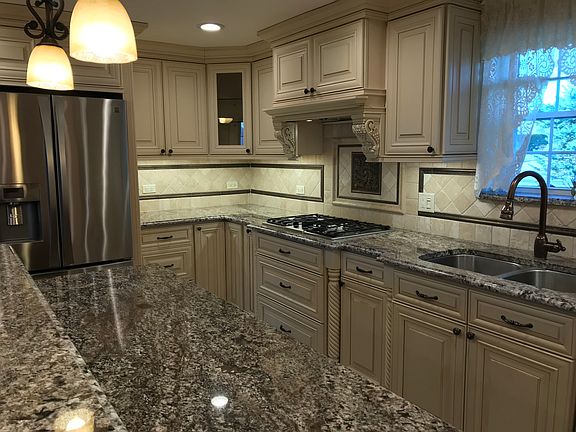 2nd image of 1439 N Green Meadows Blvd