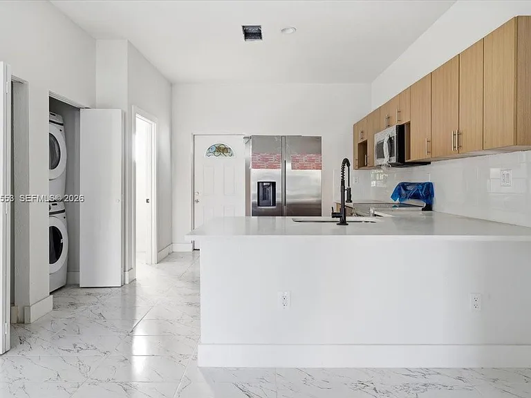 1126 NW 28th St — Photo 11