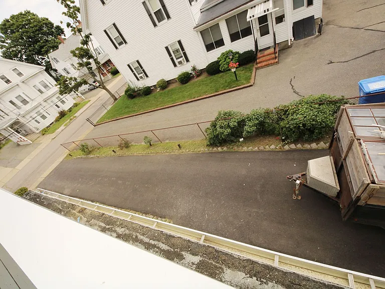 91 Cushing St — Photo 4