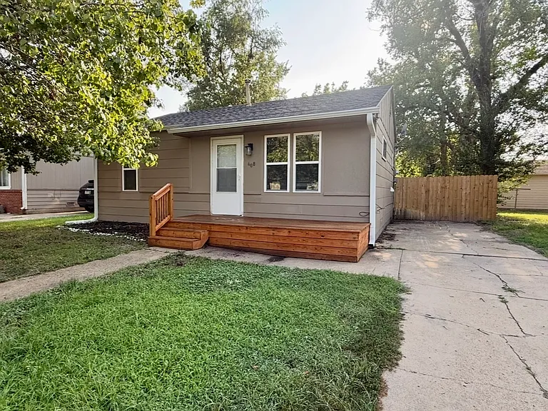 408 Missouri Ave — Photo 1