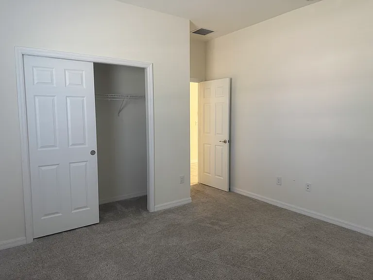 108 Boxwood Ln — Photo 15