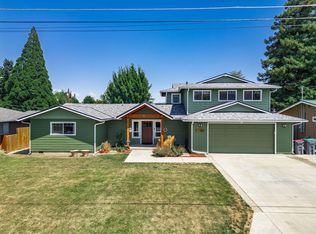 755 S 4th St, Central Pt, OR 97502