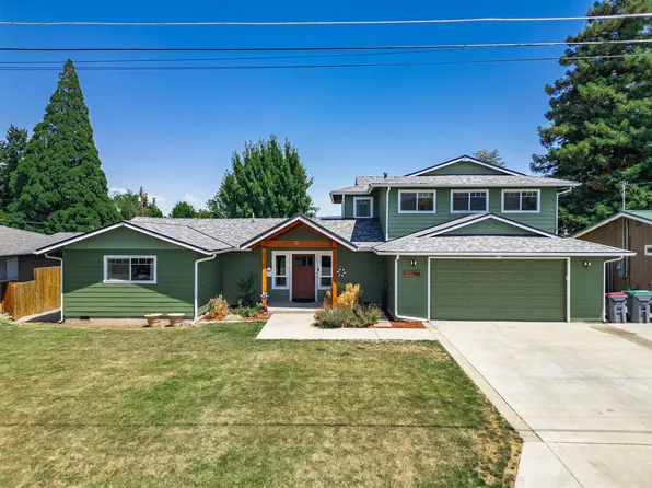 755 S 4th St, Central Pt, OR 97502
