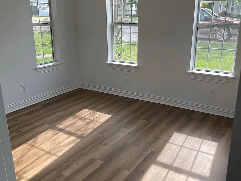 214 N Archer St — Photo 6