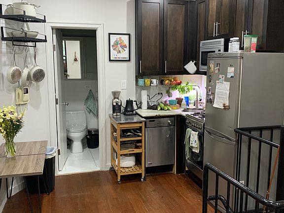 5th image of 514 E 6th St APT 1E