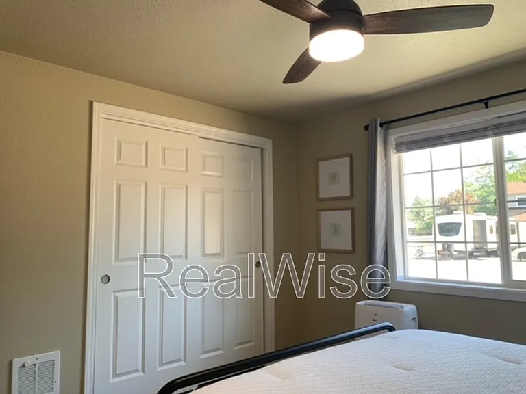 926 1/2 SW Greenwood Ave — Photo 9