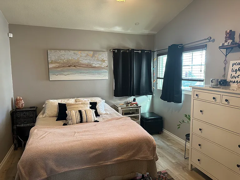 24401 Avenida De Los Ninos — Photo 8