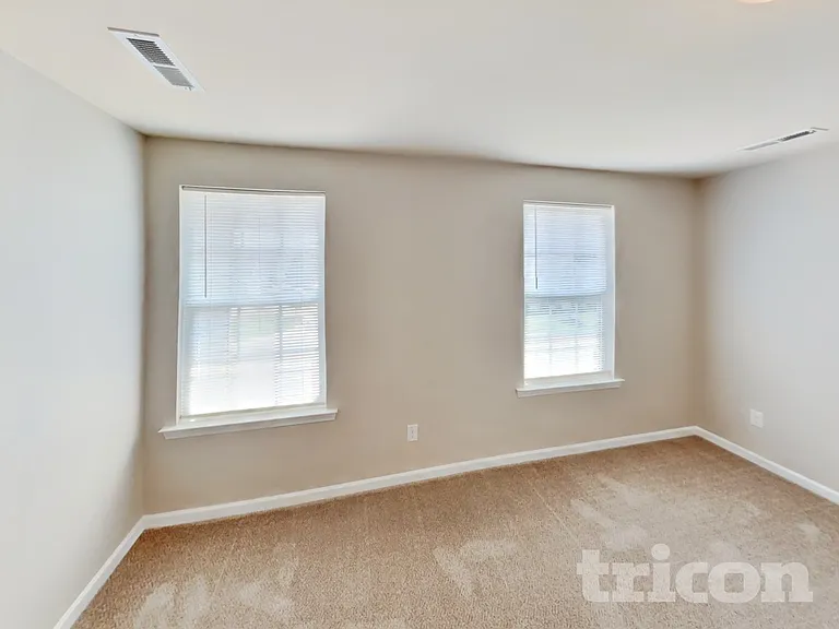 4676 Midstream Crossing Dr — Photo 16