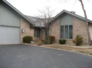 207 Inverness Ln S, Schererville, IN 46375