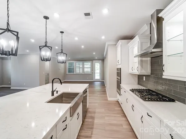 3617 Marchers Trace Dr, Mint Hill, NC 28227