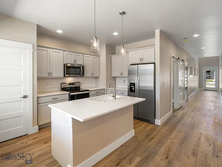 349 Meriwether Ave — Photo 2