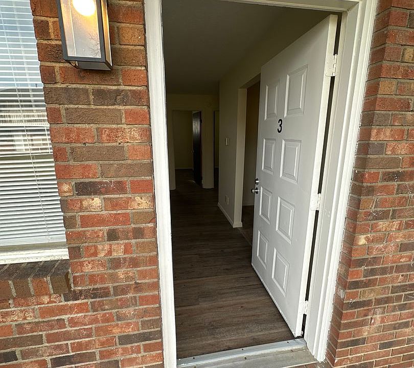 1st image of 3501 Elm St APT 3