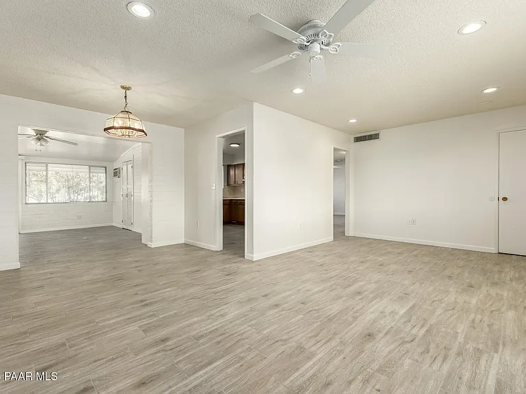 11014 W Cheryl Dr — Photo 7