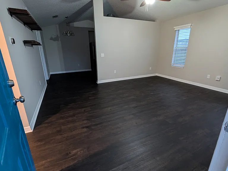 871 Pacific Blvd — Photo 2