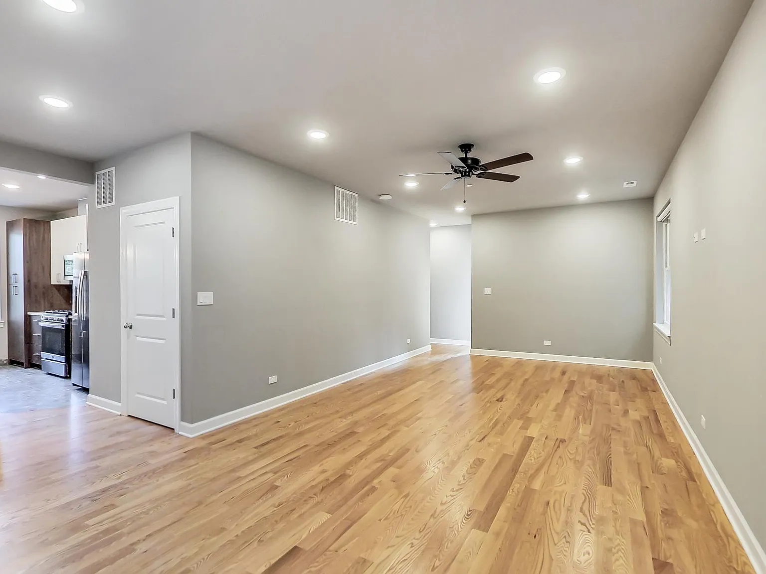 3 bed, 3.0 bath, $3,000 — Photo 3