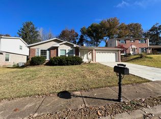 4945 Lockbriar Ct, Saint Louis, MO 63128