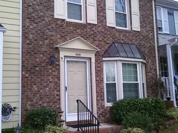 909 B Shelby Dr, Greensboro, NC 27409