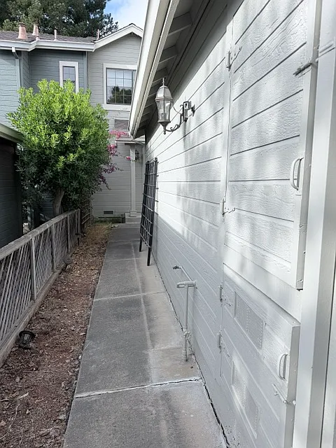 3 bed, 2.5 bath, 1701 sqft, $4,300 — Photo 2