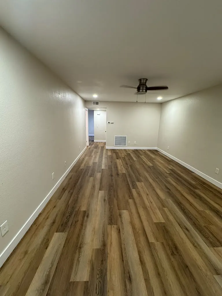 3 bed, 2.5 bath, 1700 sqft, $3,300 — Photo 3