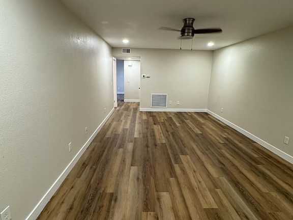 3rd image of 1157 Persimmon Ave #D