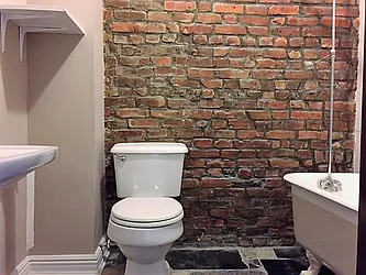 Rented by R New York