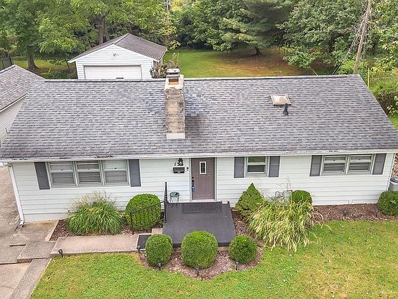 4th image of 133 N Overhill Dr