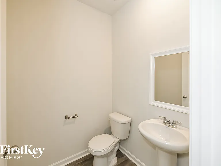 196 Greenwich Dr — Photo 7