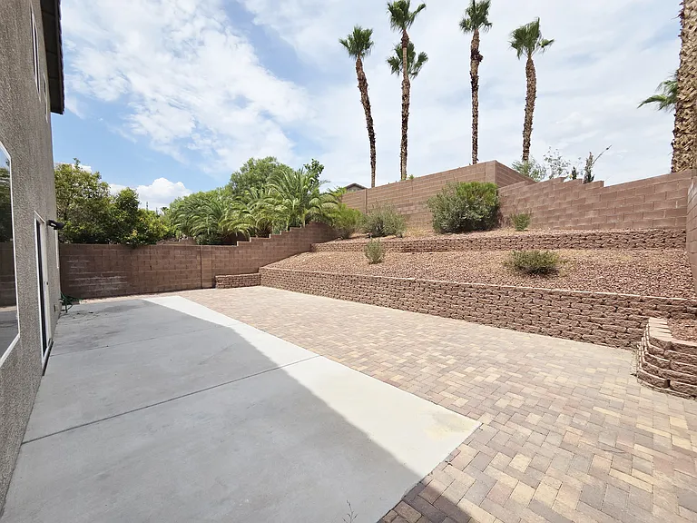 9946 Burton Lake Ct — Photo 42